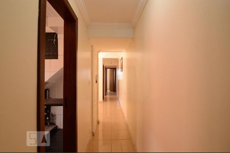 Corredor entrada de casa à venda com 2 quartos, 70m² em Nova Cachoeirinha, Belo Horizonte