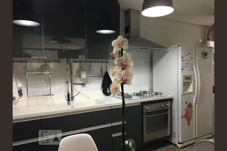 Cozinha de casa de condomínio para alugar com 3 quartos, 108m² em Vila Andrade, São Paulo