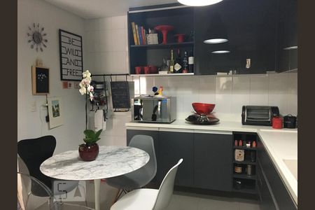 Cozinha de casa de condomínio para alugar com 3 quartos, 108m² em Vila Andrade, São Paulo