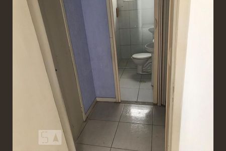 Banheiro de casa para alugar com 2 quartos, 70m² em Vila Palmeiras, São Paulo