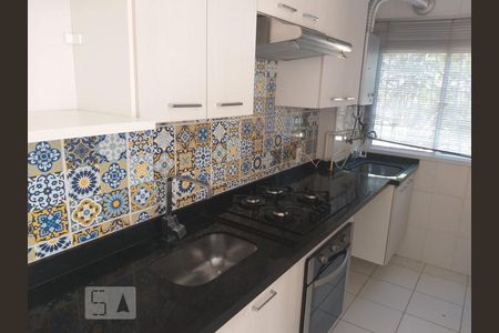 Cozinha e área de serviço de apartamento para alugar com 2 quartos, 47m² em Vila Independência, São Paulo