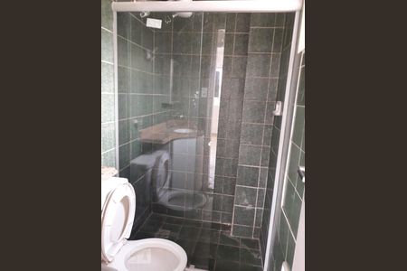 Detalhe do banheiro de apartamento para alugar com 2 quartos, 60m² em Setor Central, Goiânia