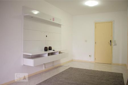 Sala de apartamento para alugar com 1 quarto, 62m² em Barra da Tijuca, Rio de Janeiro