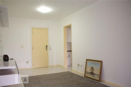 Sala de apartamento para alugar com 1 quarto, 62m² em Barra da Tijuca, Rio de Janeiro