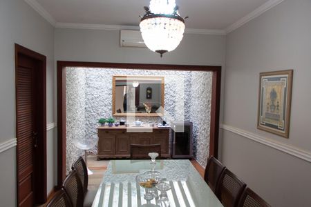 Casa para alugar com 600m², 4 quartos e 6 vagas Casa para alugar com 600m², 4 quartos e 6 vagasSala de Jantar