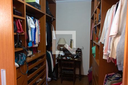 Casa para alugar com 600m², 4 quartos e 6 vagas Casa para alugar com 600m², 4 quartos e 6 vagasCloset do Quarto 3