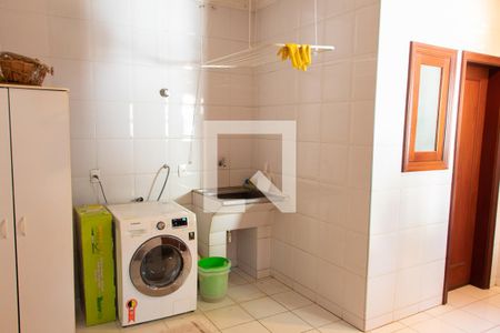 Casa para alugar com 600m², 4 quartos e 6 vagas Casa para alugar com 600m², 4 quartos e 6 vagasÁrea de Serviço