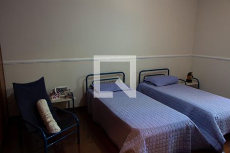 Casa para alugar com 600m², 4 quartos e 6 vagas Casa para alugar com 600m², 4 quartos e 6 vagasQuarto 1