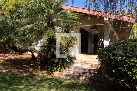 Casa para alugar com 600m², 4 quartos e 6 vagas Casa para alugar com 600m², 4 quartos e 6 vagasÁrea Externa