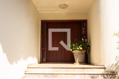 Casa para alugar com 600m², 4 quartos e 6 vagas Casa para alugar com 600m², 4 quartos e 6 vagasÁrea Externa