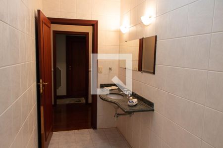 Casa para alugar com 600m², 4 quartos e 6 vagas Casa para alugar com 600m², 4 quartos e 6 vagasBanheiro Social