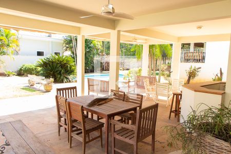 Casa para alugar com 600m², 4 quartos e 6 vagas Casa para alugar com 600m², 4 quartos e 6 vagasÁrea Externa