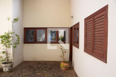 Casa para alugar com 600m², 4 quartos e 6 vagas Casa para alugar com 600m², 4 quartos e 6 vagasÁrea Externa