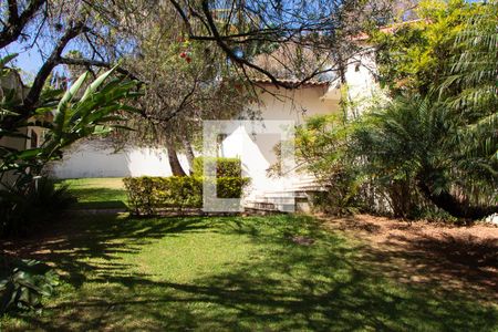 Casa para alugar com 600m², 4 quartos e 6 vagas Casa para alugar com 600m², 4 quartos e 6 vagasÁrea Externa