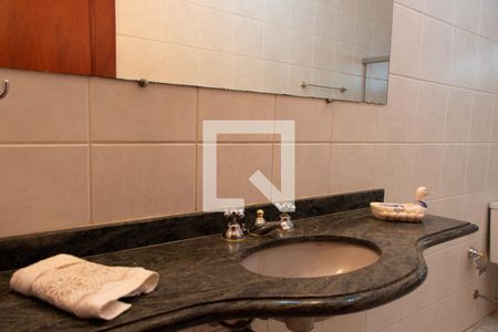 Casa para alugar com 600m², 4 quartos e 6 vagas Casa para alugar com 600m², 4 quartos e 6 vagasBanheiro Social