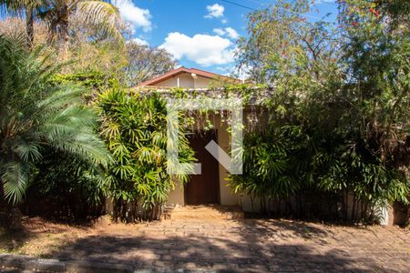 Casa para alugar com 600m², 4 quartos e 6 vagas Casa para alugar com 600m², 4 quartos e 6 vagasFachada