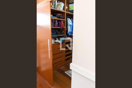 Casa para alugar com 600m², 4 quartos e 6 vagas Casa para alugar com 600m², 4 quartos e 6 vagasCloset do Quarto 3