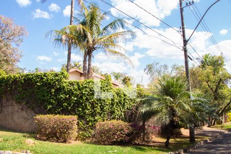 Casa para alugar com 600m², 4 quartos e 6 vagas Casa para alugar com 600m², 4 quartos e 6 vagasFachada