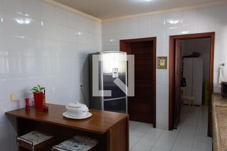 Casa para alugar com 600m², 4 quartos e 6 vagas Casa para alugar com 600m², 4 quartos e 6 vagasCozinha