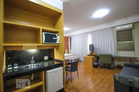 Quarto e cozinha de kitnet/studio para alugar com 1 quarto, 40m² em Lourdes, Belo Horizonte