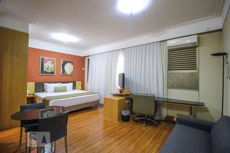 Quarto e cozinha de kitnet/studio para alugar com 1 quarto, 40m² em Lourdes, Belo Horizonte