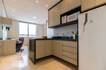 Cozinha de kitnet/studio para alugar com 1 quarto, 27m² em Bethaville I, Barueri