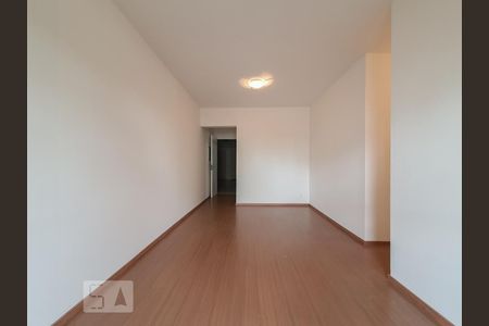 Sala de apartamento para alugar com 3 quartos, 76m² em Vila Gumercindo, São Paulo