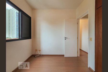 Quarto 2 de apartamento para alugar com 3 quartos, 76m² em Vila Gumercindo, São Paulo