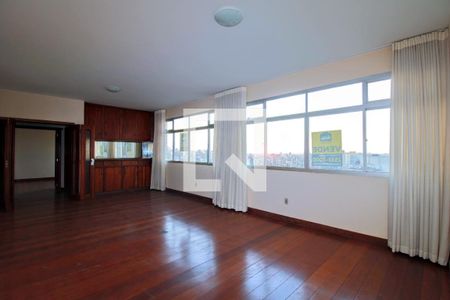 Apartamento à venda com 284m², 4 quartos e 2 vagasSala