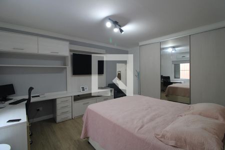 Suíte de casa à venda com 4 quartos, 300m² em Vila Arriete, São Paulo