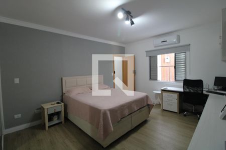 Suíte de casa à venda com 4 quartos, 300m² em Vila Arriete, São Paulo