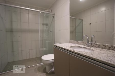 Banheiro de kitnet/studio para alugar com 1 quarto, 37m² em Centro, São Paulo