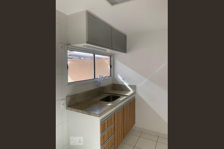 Cozinha de casa de condomínio para alugar com 2 quartos, 65m² em Vargem Pequena, Rio de Janeiro