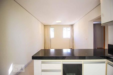 Sala e cozinha de apartamento à venda com 2 quartos, 50m² em São Lucas, Belo Horizonte
