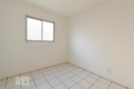 Quarto 02 de apartamento para alugar com 2 quartos, 44m² em Samambaia Sul (samambaia), Brasília