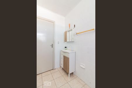 banheiro de apartamento para alugar com 1 quarto, 54m² em Santa Tereza, Porto Alegre