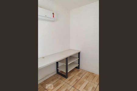 Quarto 2 de apartamento para alugar com 2 quartos, 65m² em Jardim Itu Sabará, Porto Alegre