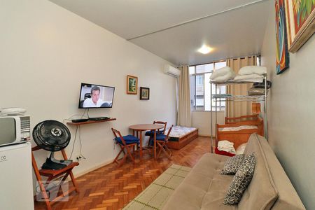Sala/Quarto. de apartamento à venda com 1 quarto, 36m² em Copacabana, Rio de Janeiro