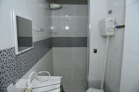 Banheiro de casa de condomínio para alugar com 2 quartos, 90m² em Freguesia, Rio de Janeiro