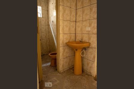 Banheiro de casa à venda com 1 quarto, 40m² em Vila Nhocune, São Paulo