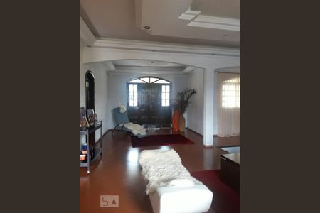 Casa à venda com 999m², 6 quartos e 8 vagas