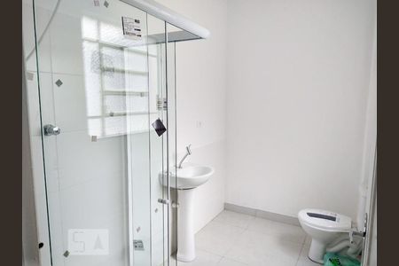 Banheiro de apartamento para alugar com 2 quartos, 75m² em Vila Pompéia, São Paulo