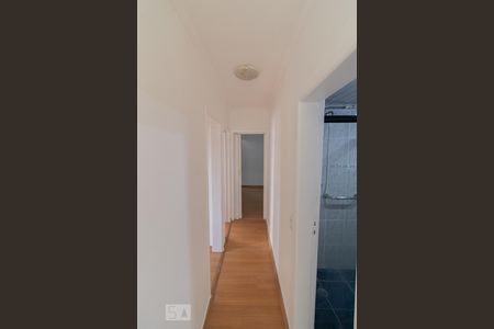 Corredor de apartamento para alugar com 3 quartos, 75m² em Santa Teresinha, São Paulo