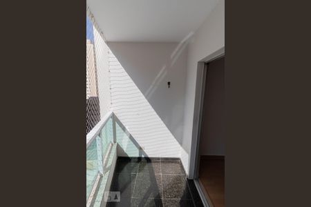 Sacada de apartamento para alugar com 3 quartos, 75m² em Santa Teresinha, São Paulo