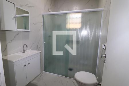 Banheiro de casa para alugar com 2 quartos, 80m² em Vila Carrão, São Paulo