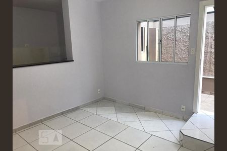 Sala de casa para alugar com 2 quartos, 60m² em Vila Charlote, São Paulo