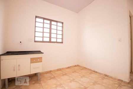 cozinha de apartamento para alugar com 1 quarto, 60m² em Jardim Santa Lúcia, Campinas