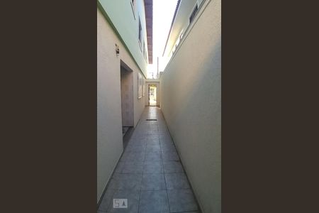 Corredor externo de casa de condomínio para alugar com 3 quartos, 125m² em Jardim Maia, Guarulhos