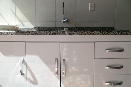 Cozinha de apartamento para alugar com 1 quarto, 35m² em Esplanada, Belo Horizonte