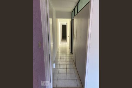 Casa à venda com 229m², 4 quartos e 2 vagas Casa à venda com 229m², 4 quartos e 2 vagasHall Quartos